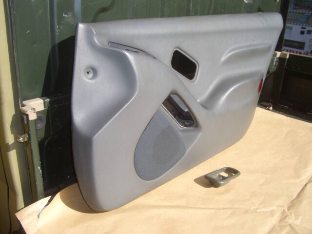 ドア 内張りリペア